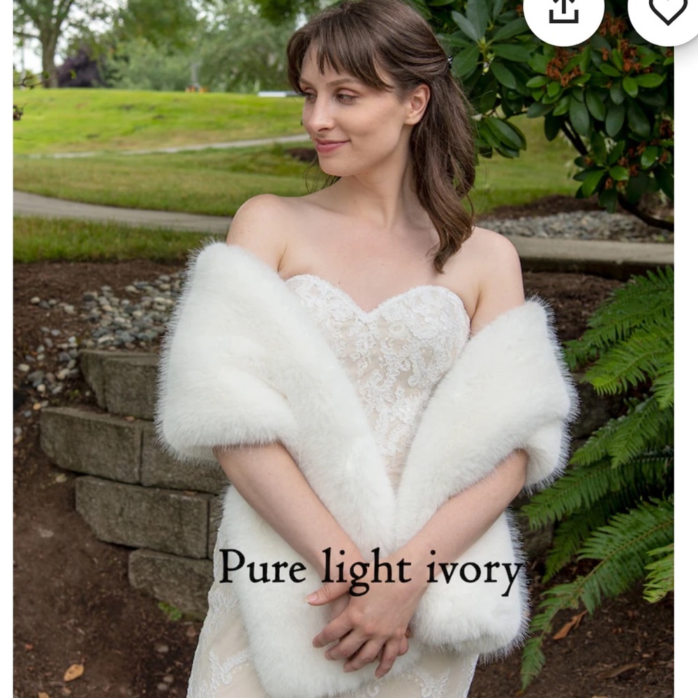 FAUX FUR BRIDAL SHAWL